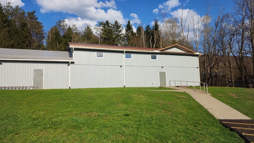 More Photos Of 4250 N State St, Salamanca Freestanding For Sale