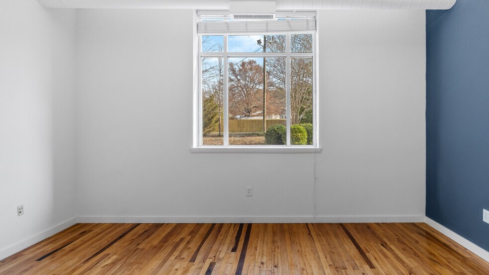 More Photos Of 514 Dabney Rd, Henderson Office For Lease