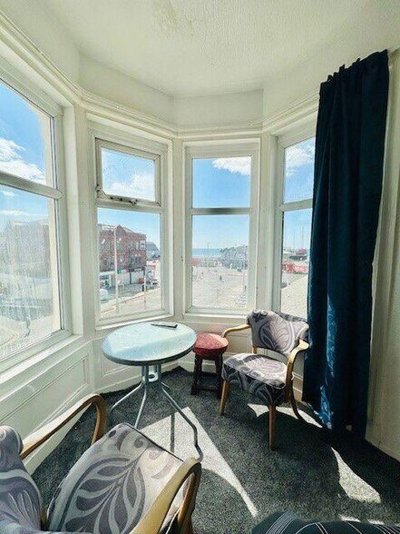 More Photos Of 4 Station Rd, Blackpool Hotel For Sale