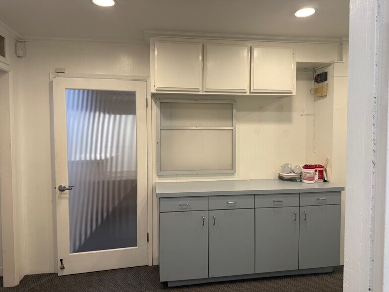 More Photos Of 5451 Laurel Canyon Blvd, Valley Village Medical For Lease