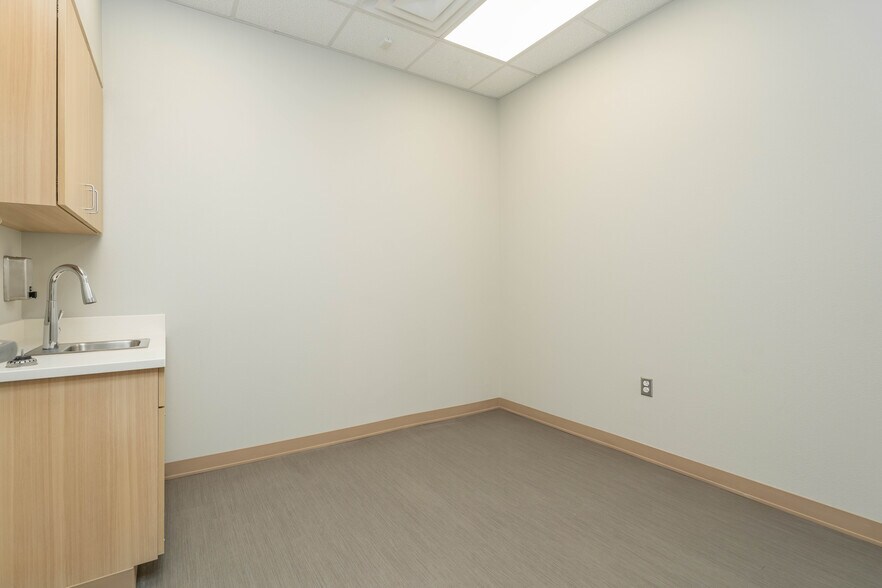 More Photos Of 2232 Indiana Ave, Lubbock Medical For Lease