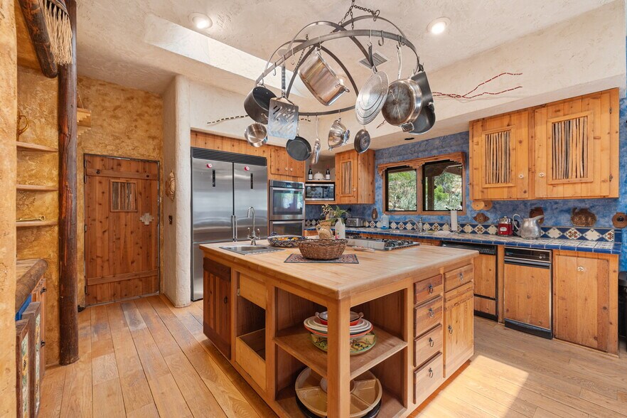 More Photos Of 14505 Yerxa Rd, Desert Hot Springs Hotel For Sale