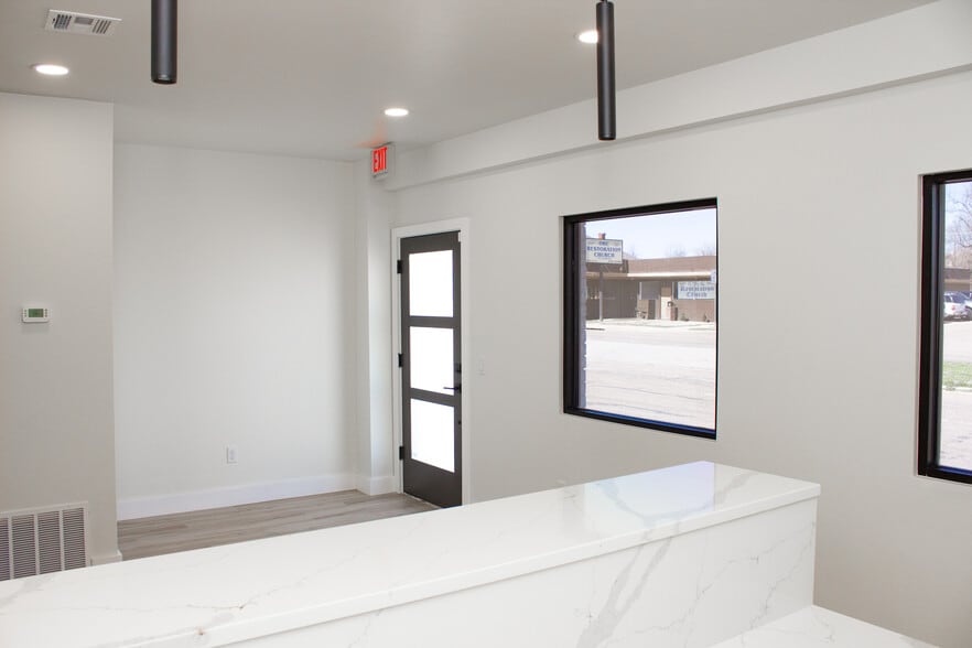 More Photos Of 1420 Linwood Blvd, Oklahoma City Office For Sale