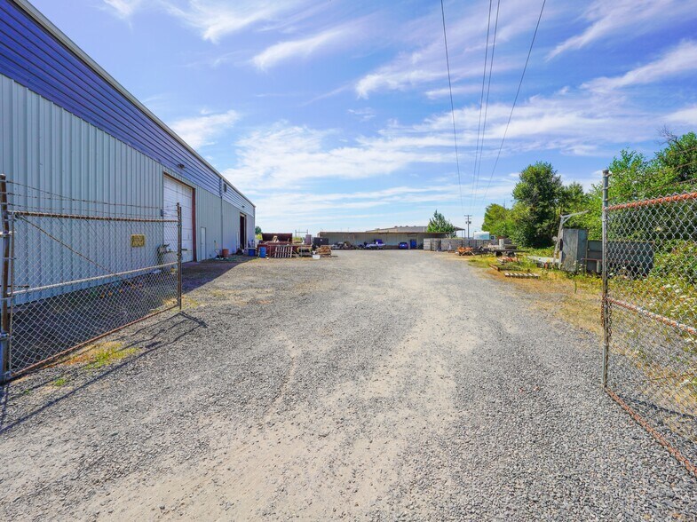 More Photos Of 893 Wilco Rd, Stayton Manufacturing For Sale