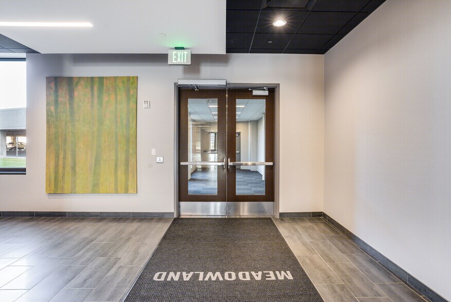 More Photos Of 10100 W Innovation Dr, Wauwatosa Office For Lease