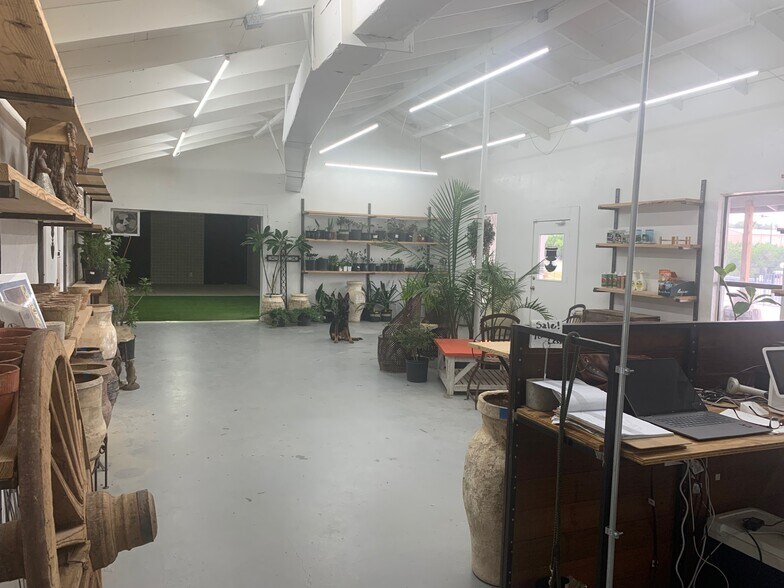 More Photos Of 22214 State Highway 71 W, Spicewood Storefront Retail Office For Lease