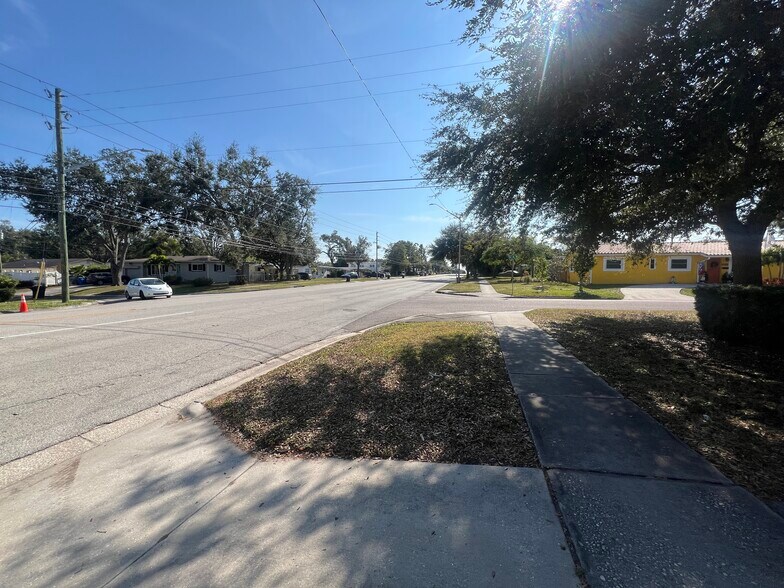 More Photos Of 5200 16th St N, Saint Petersburg Office For Lease