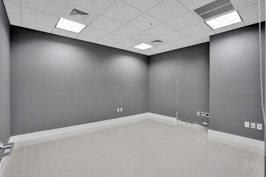 More Photos Of 15620 SW 29th St, Miramar Medical For Sale
