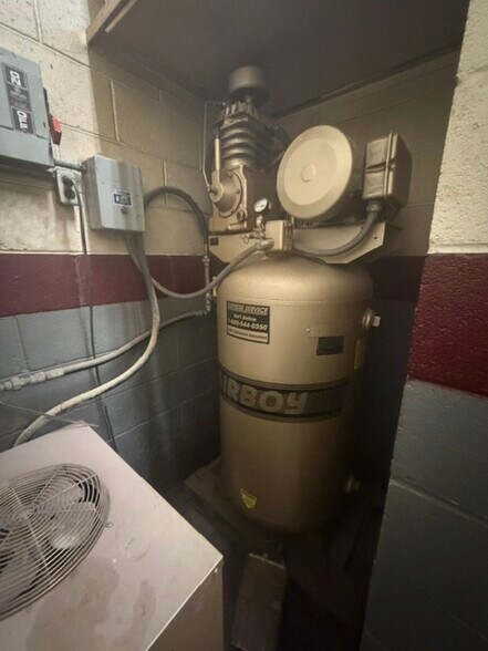 More Photos Of 306 Maple Creek Rd, Charleroi Auto Repair For Sale