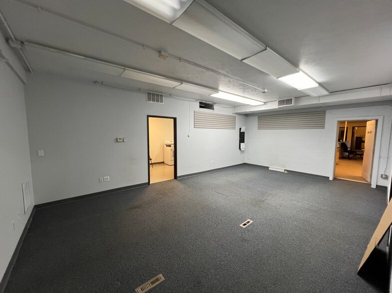 More Photos Of 3600-3610 S Huron St, Englewood Warehouse For Sale