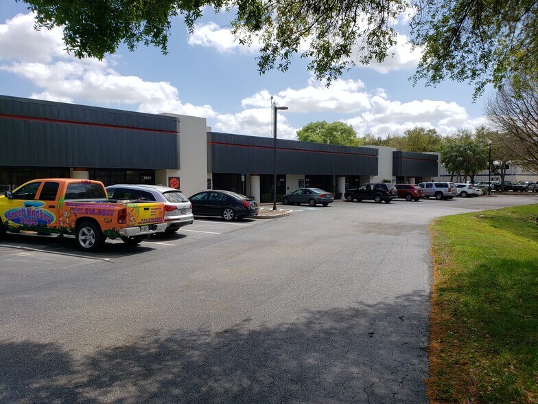 Primary Photo Of 2534 Trailmate Dr, Sarasota Light Distribution For Lease