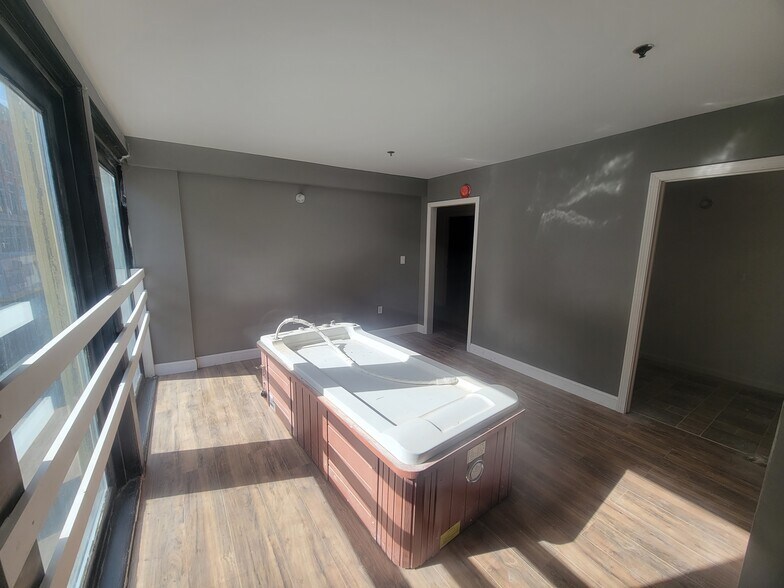 More Photos Of 94-100 Main St, Norwich Office Residential For Lease