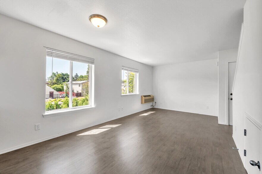 More Photos Of 1901-1943 SE 122nd Ave, Portland Apartments For Sale