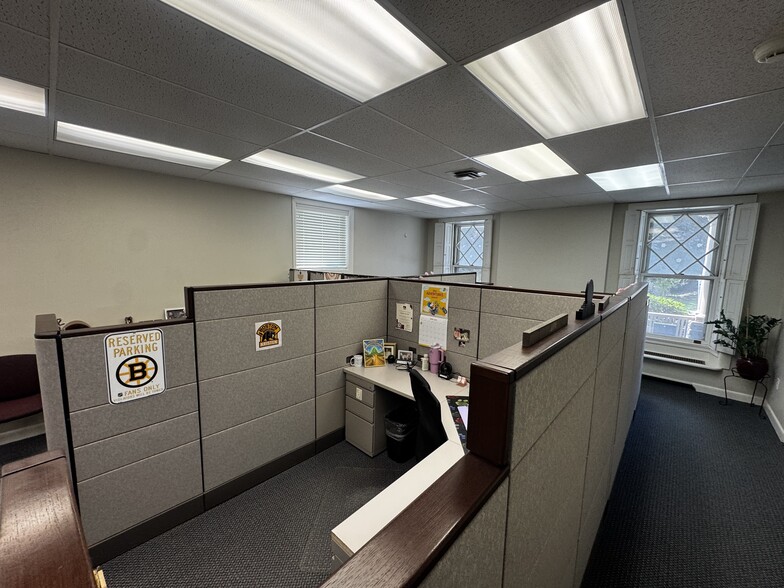 More Photos Of 10 Institute Rd, Worcester Office For Lease