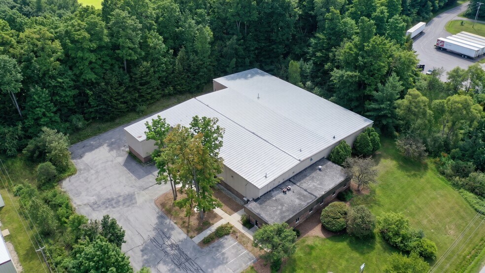 More Photos Of 343 Hughes Dr, Traverse City Manufacturing For Lease