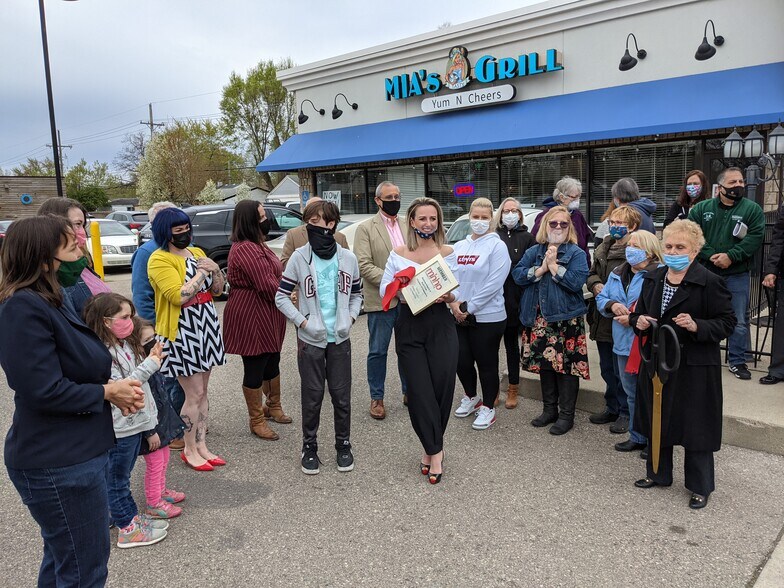 More Photos Of 26085-26105 John R Rd, Madison Heights Unknown For Lease