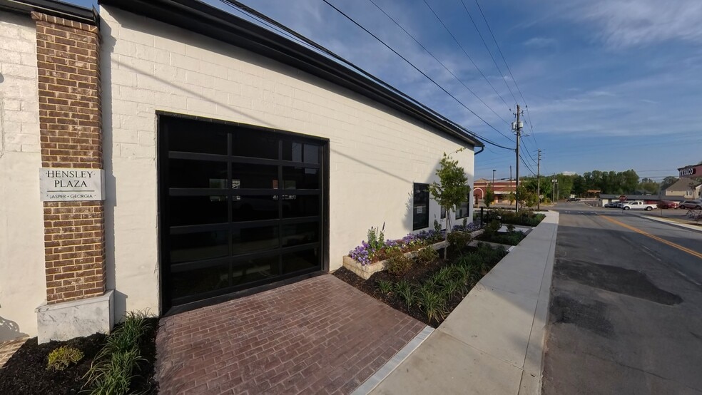 More Photos Of 30 Wall St, Jasper Auto Repair For Lease