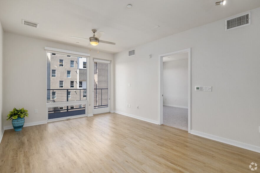 More Photos Of 1980 Kettner Blvd, San Diego Apartments For Lease