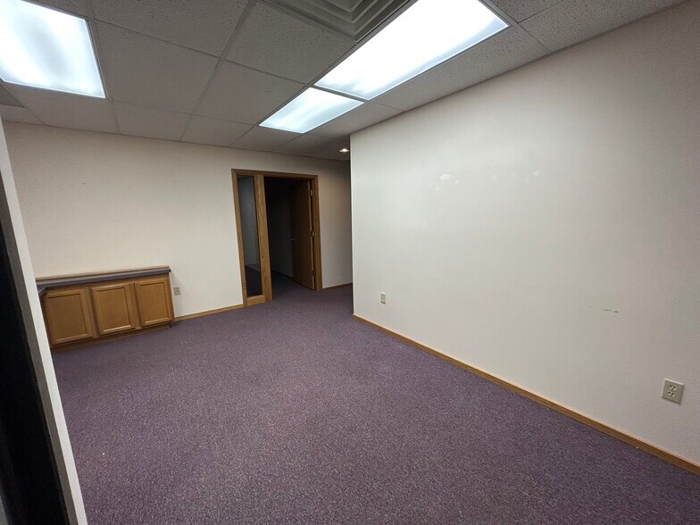 More Photos Of 1820 Post Rd, Plover Storefront Retail Office For Lease