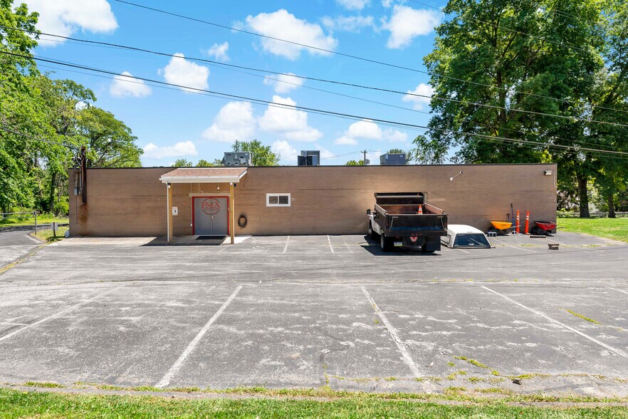 More Photos Of 7125 Saltsburg Rd, Pittsburgh Medical For Sale