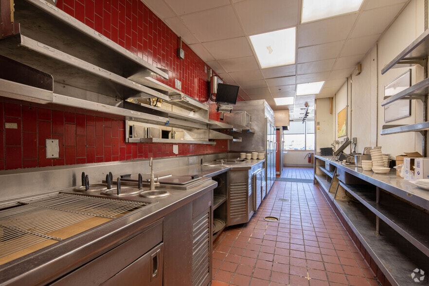 More Photos Of 1195 S Milwaukee Ave, Libertyville Restaurant For Lease