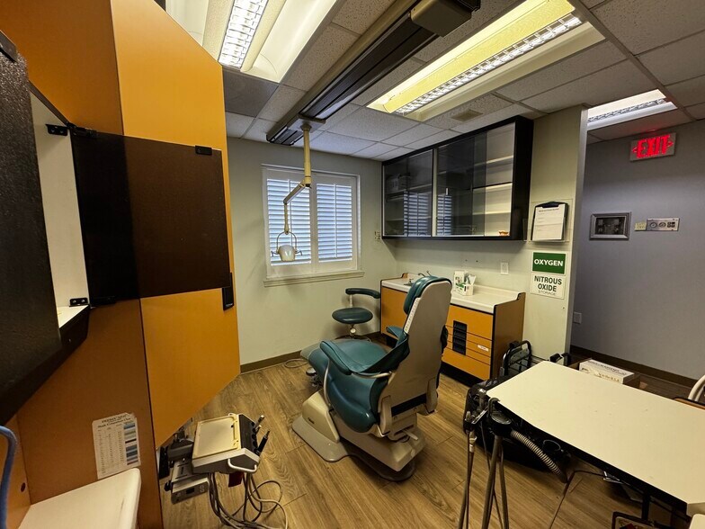 More Photos Of 9776 San Jose Blvd, Jacksonville Medical For Sale