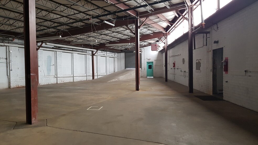More Photos Of 1-29 Lister Ave, Newark Warehouse For Lease