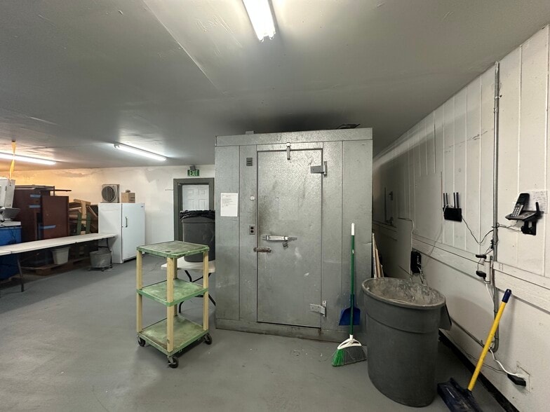 More Photos Of 2410 Armory Rd, Barstow Restaurant For Sale