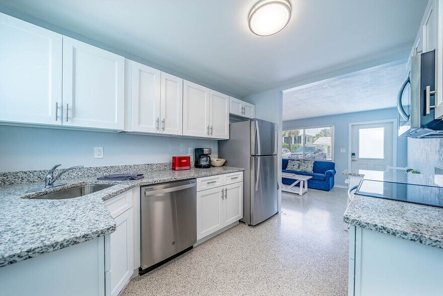 More Photos Of 1708 S Atlantic Ave, New Smyrna Beach Hotel For Sale