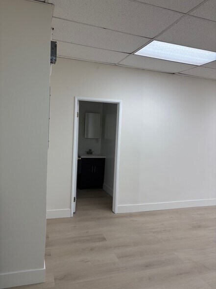 More Photos Of 1296-1296 S La Brea Ave, Los Angeles Storefront For Lease