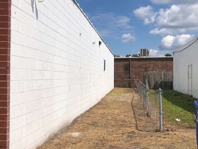 More Photos Of 208 Henderson Dr, Jacksonville Unknown For Lease