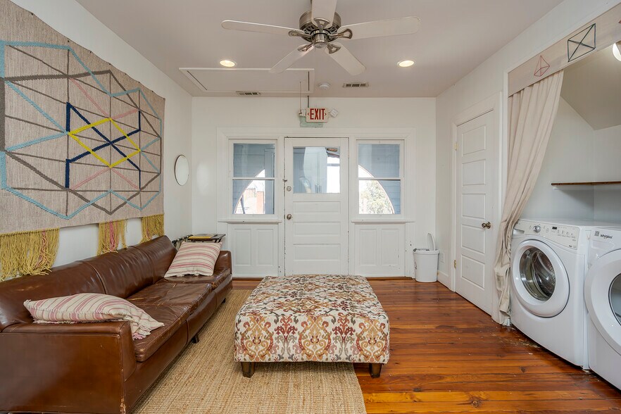 More Photos Of 199 E Loudon Ave, Lexington Office Residential For Sale