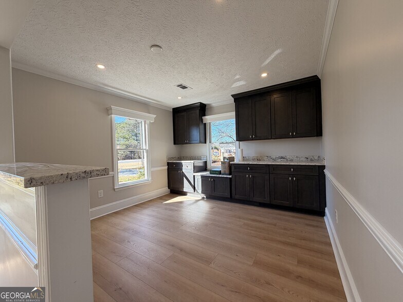 More Photos Of 1165 Cedar Shoals Dr, Athens Loft Creative Space For Sale