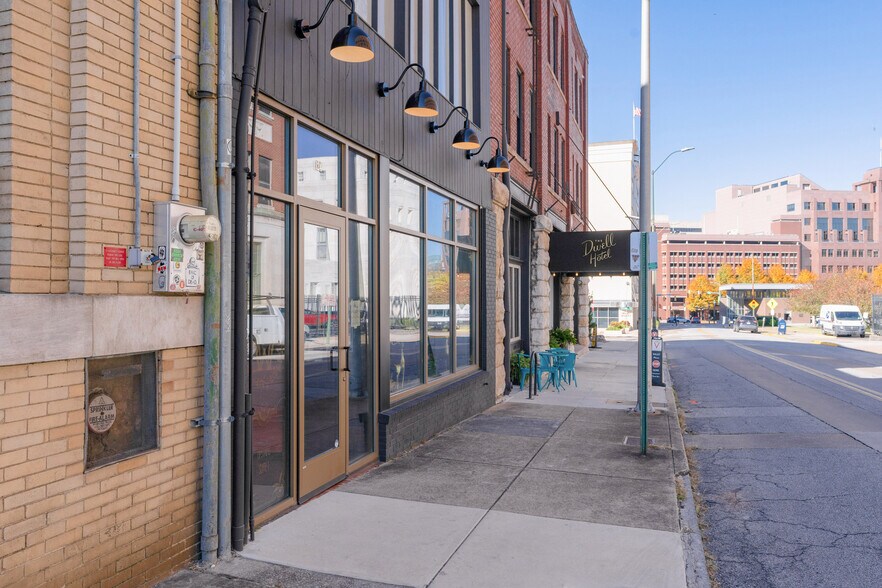More Photos Of 124 E 10th St, Chattanooga Storefront Retail Office For Sale