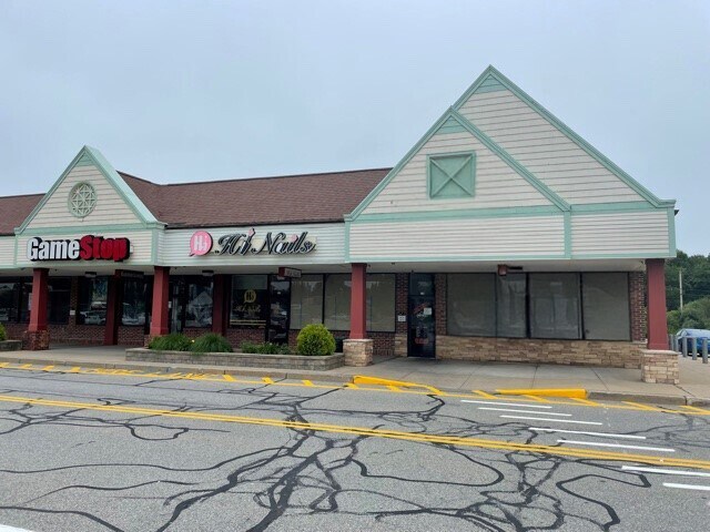 More Photos Of 300 Quaker Ln, Warwick Unknown For Lease