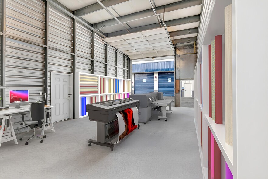 More Photos Of 11105 Steele St S, Tacoma Flex For Lease