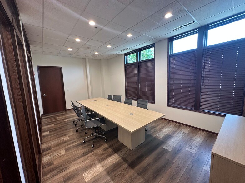 More Photos Of 28367 Davis Pky, Warrenville Office For Sale