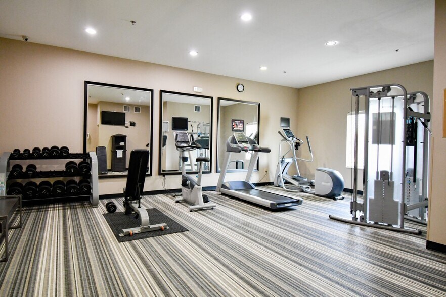 More Photos Of 304 Business Park Dr, Kenedy Hotel For Sale