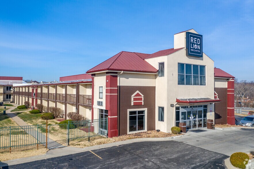 Primary Photo Of 4142 S Noland Rd, Independence Hotel For Sale
