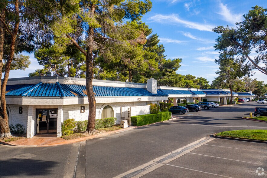 More Photos Of 601 S Rancho Dr, Las Vegas Medical For Sale