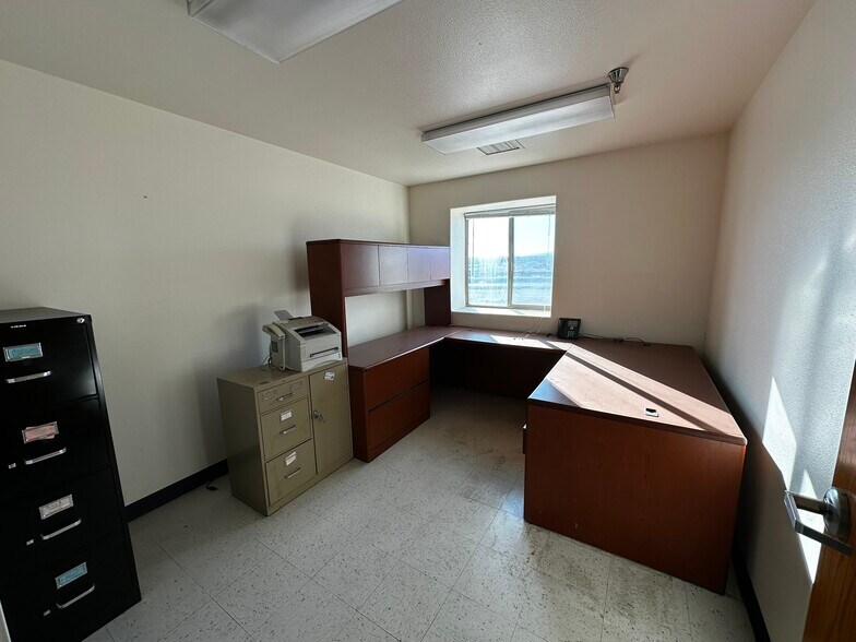 More Photos Of 2948 I-70 Business Loop, Grand Junction Warehouse For Lease