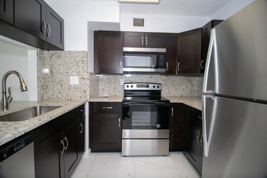 More Photos Of 11430-11442 NW 45th St, Coral Springs Apartments For Sale