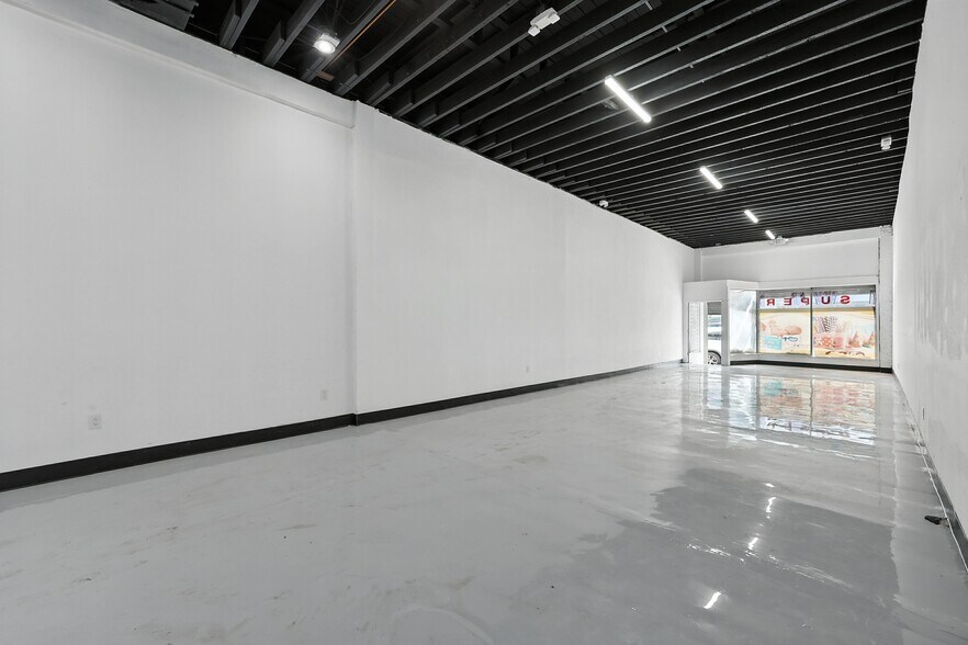 More Photos Of 5400 Western Ave, Los Angeles Storefront For Sale