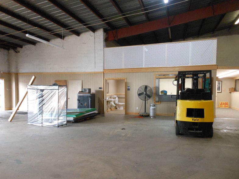 More Photos Of 737 N Magnolia Ave, Ocala Distribution For Sale