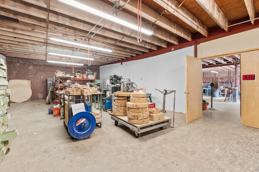 More Photos Of 491 W Rialto Ave, Rialto Manufacturing For Sale