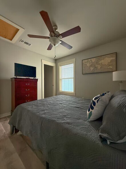 More Photos Of 5481 Highway 35 N, Rockport Specialty For Sale