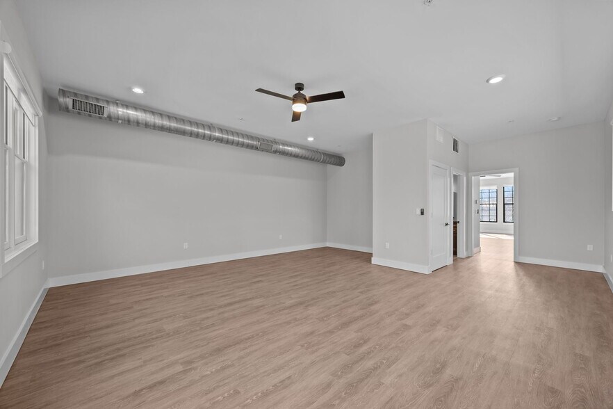 More Photos Of 315 Haywood Rd, Asheville Storefront Retail Residential For Sale