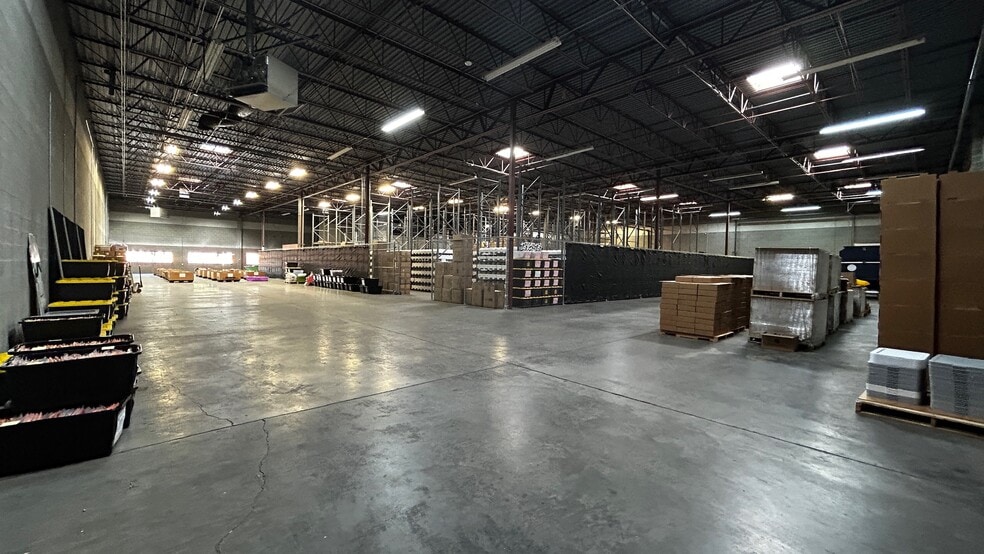 More Photos Of 1002-1020 S 250 E, Provo Warehouse For Lease