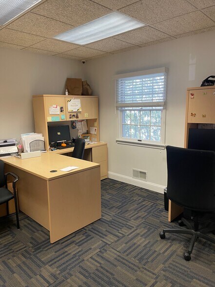 More Photos Of 615 Main St, Toms River Office For Sale