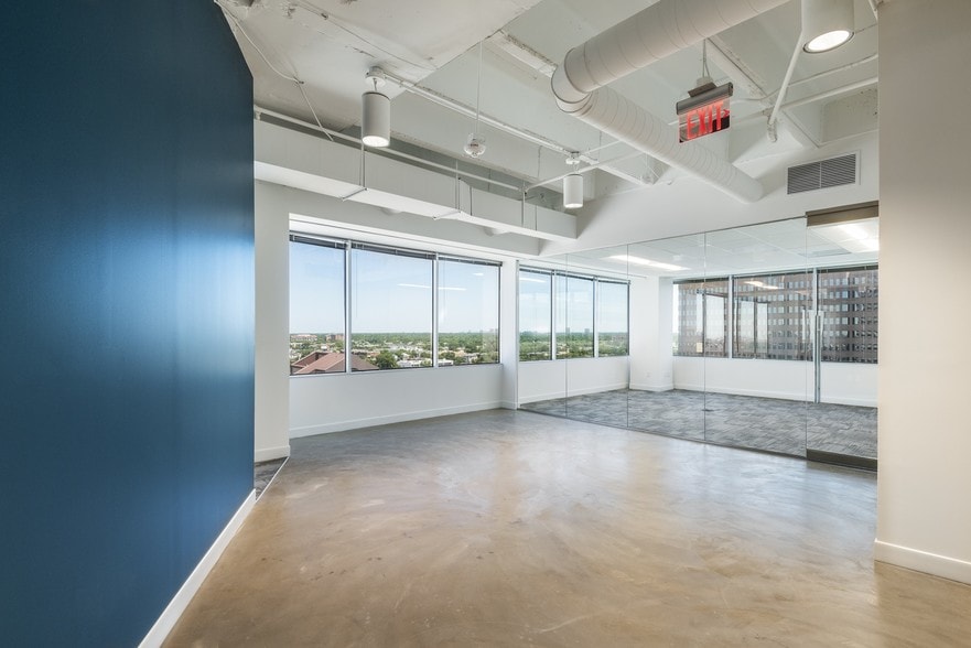 More Photos Of 3625 N Hall St, Dallas Office For Lease